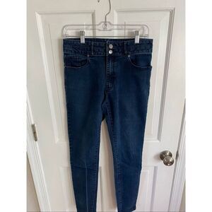Mossimo high rise skinny jeans size 8 (fits more like 6)